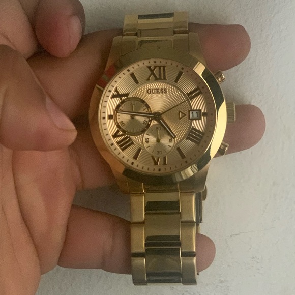 Gold-tone watch (GUESS) - Picture 2 of 3